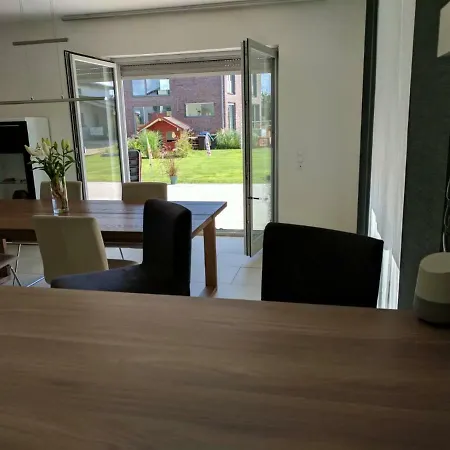 Apartment Wolfsburg * Вольфсбург